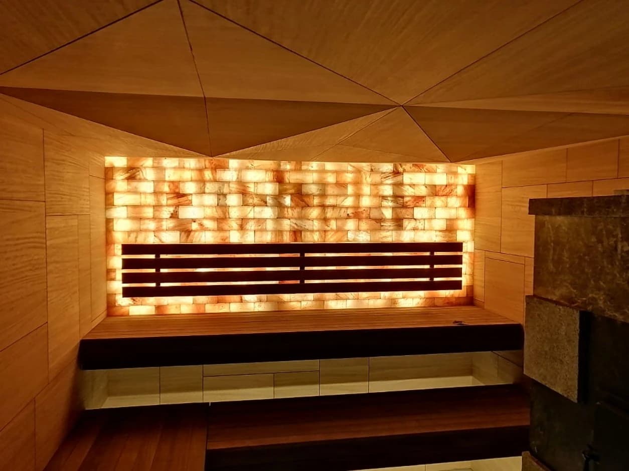 Современная сауна с панорамным остеклением